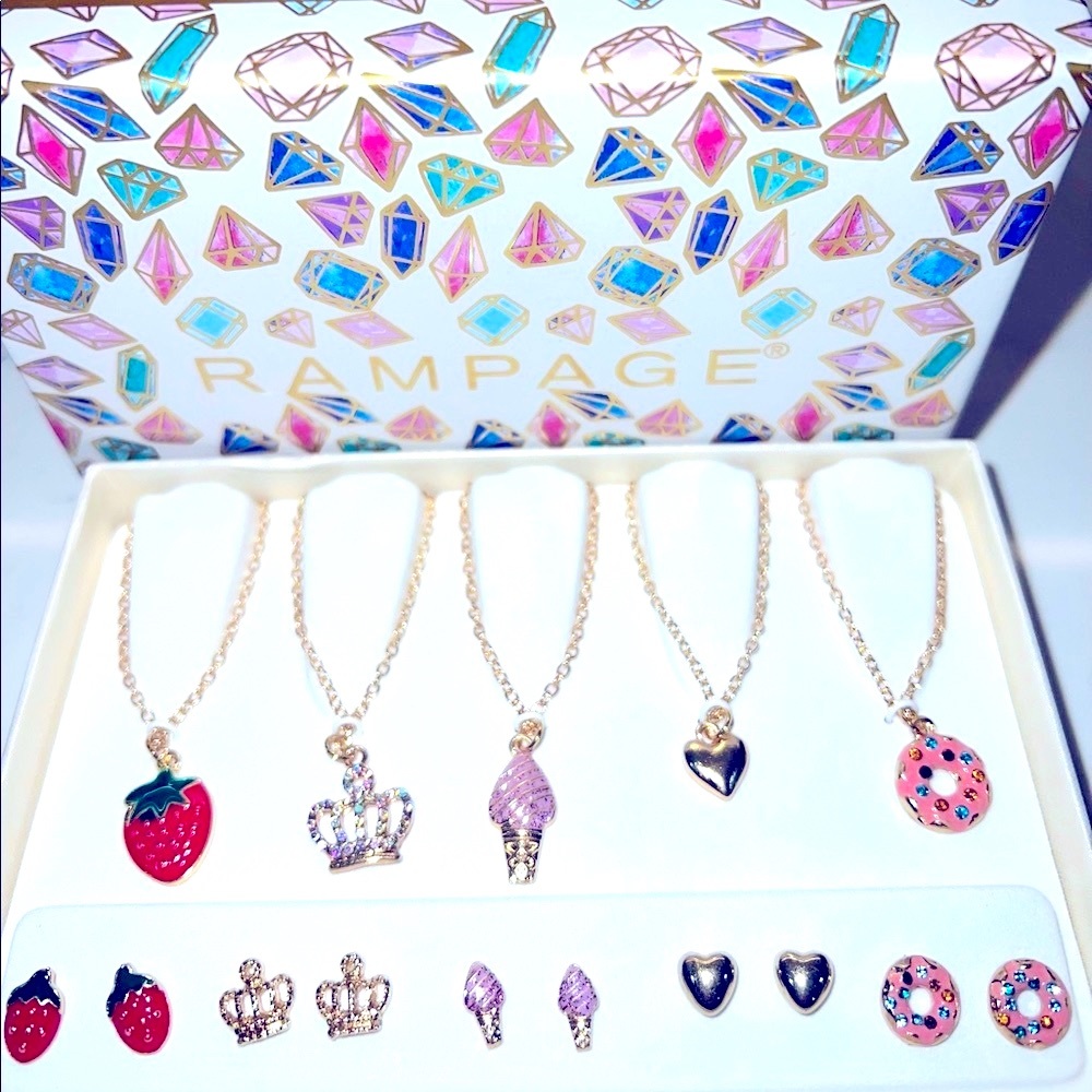 New Rampage Bundle of 5 Gold Earrings & Necklaces